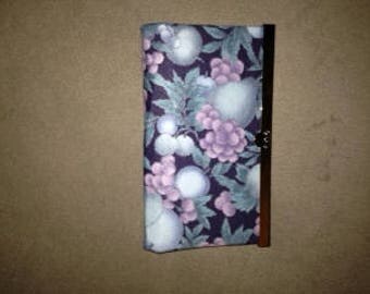 black pattern purse/wallet