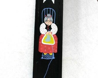 Vintage Black Wooden Knitting Needle Case Cat And Old Lady Wooden Hand Painted Needle Case Sowing Supplies Old Needle Case Cat Needle Case