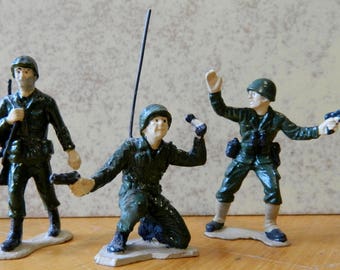 Metal toy soldiers | Etsy