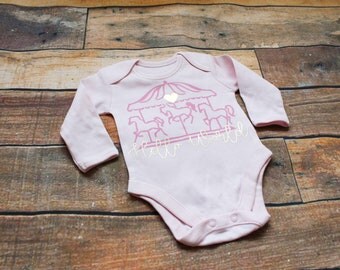 Ready To Ship Size 0-3 Months Hello World Carousel Horses Baby Girls Bodysuit Pink Gold Coming Home New Baby Hospital