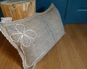 Burlap pillow