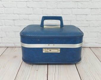 Vintage train case | Etsy