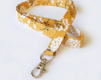 Boho Floral Lanyard / Baby's Breath Flowers / Girly Keychain / Pretty Lanyard / Key Lanyard / ID Badge Holder / Fabric Lanyard / Bohemian