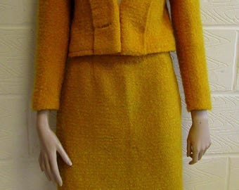 Classic Jackie Kennedy style mustard wool 2 piece suit. Size 6