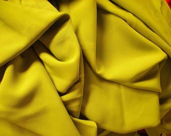 NO. 131 - THICK FLUID VISCOSE FABRIC NOT FROISSABLE GREEN
