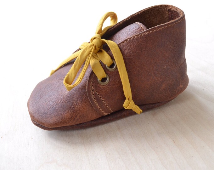 yellow and brown boot laces