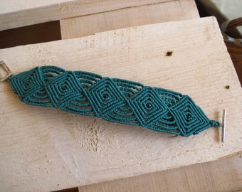 Turquoise macrame, Celtic Style Bangle. Macrame bracelet celtic style