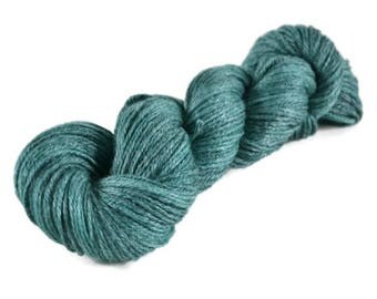 Merino Bamboo Yarn, Worsted weight yarn, merino yarn, bamboo yarn, worsted weight merino bamboo yarn, green, bamboo merino yarn - Emerald