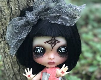 Rue, OOAK Custom Blythe with Slenderman Theme