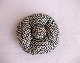 Camellia Brooch, Flower brooch, Fabric flower brooch, Black and White Flower, Camelia, Handmade Camelia, Chanel style, Wool Camellia