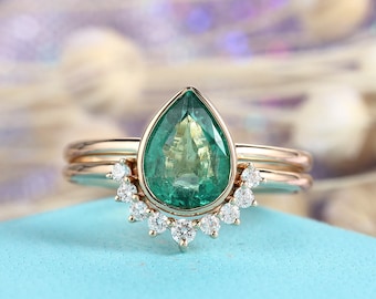 Emerald Engagement Ring Set Pear Shaped cut wedding ring women vintage Curved Band Diamond Bridal jewelry birthstone Stacking drop gift