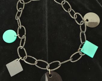 Vintage Black and Green 1960's Mod Plastic Choket