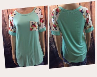 Floral Sleeve/Pocket Boutique Top