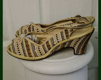 Vintage 1940's Woman's Peep Toe Sling Back Wedge Print Shoe