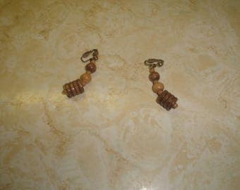 vintage clip earrings wood grain lucite dangles