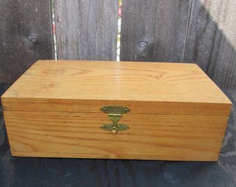 Vintage Handmade Oak Box - Handcrafted Wooden Box - Trinkets - Treasures - Jewelry - Keepsakes