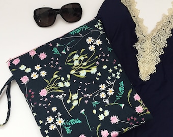 Navy Floral Summer Wet Bag, Swimsuit bag, Waterproof Bag, Floral Toiletry Bag, Cloth Diaper Bag, Bikini Bag, Floral Beach Bag, Gift Under 25