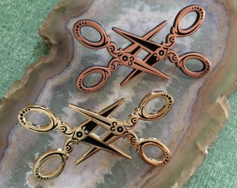 Scissor enamel pin in gold or rose gold