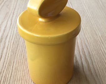 Vohann California mod canister in bright yellow