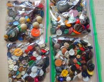 1/2 Pound Vintage And Antique Button Lot Plastic Shell And Metal Grab Bag Lot