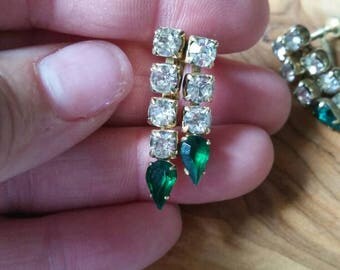 BEAUTIFUL Vintage Rhinestone and Gold Tone Screw Back Earrings circa 1950