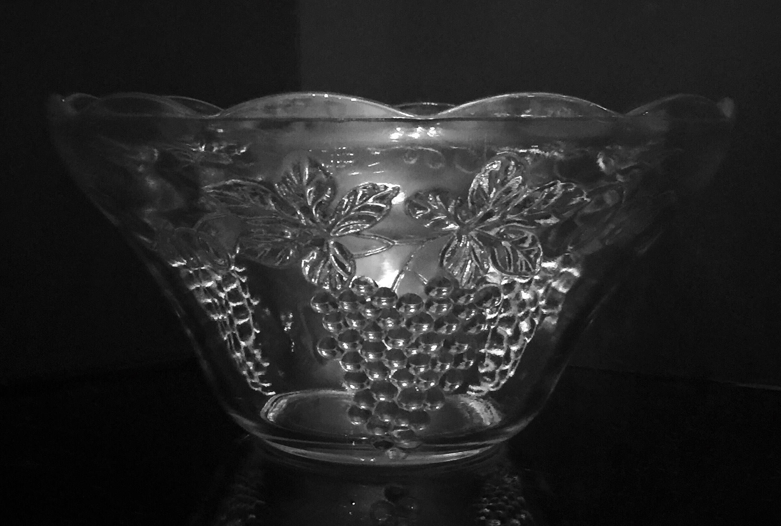 Vintage Clear Grape Pattern Punch BowlGrape Clusters