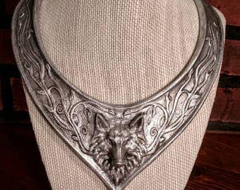 Sansa Stark style direwolf choker necklace, silver finish wolf head choker, GOT custom cosplay necklace