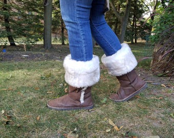 McKinley boot cuffs.. Pink PomPon .. Fur boot covers fur