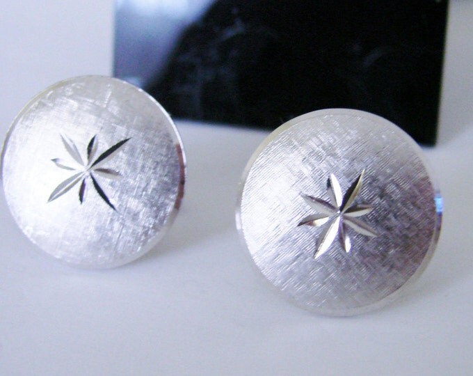 Retro Vintage Textured Silver Tone Cuff Links / Beautifully Etched / Wedding / Mens Accessories / Jewelry / Jewellery