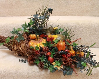 Medium Thanksgiving Cornucopia (F17-30)