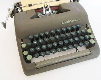 Vintage Smith Corona Typewriter. 1950's Manual Silent Portable Typewriter with Case.