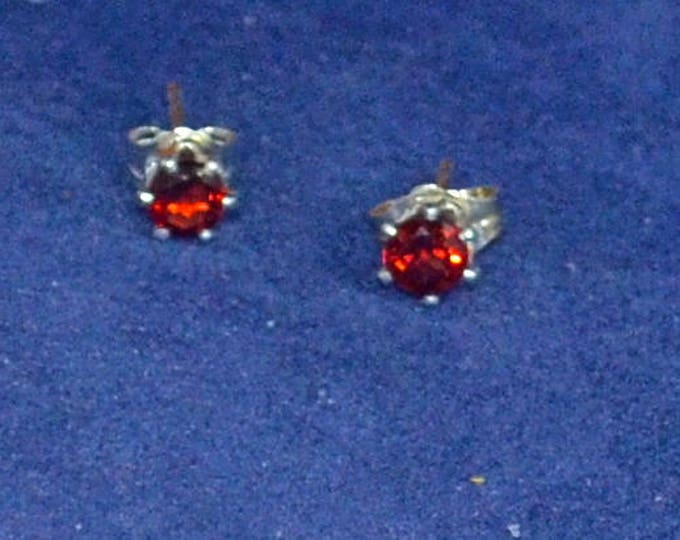 Red Garnet Studs, 4mm Round, Natural, Set in Sterling Silver E1091