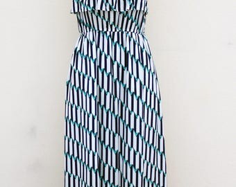 Robe longue d'été à volants à imprimés géométriques - Long summer top ruffle dress.