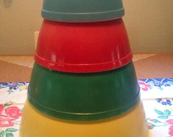 Pyrex Primary Mixing Bowl Set - Yellow/Green/Red/Blue (S3)
