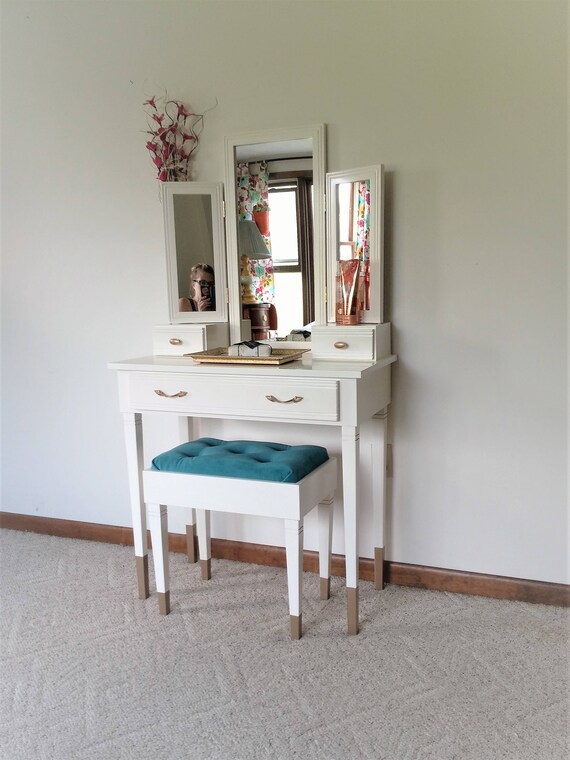 Elegant Empress Gold Makeup Vanity Table
