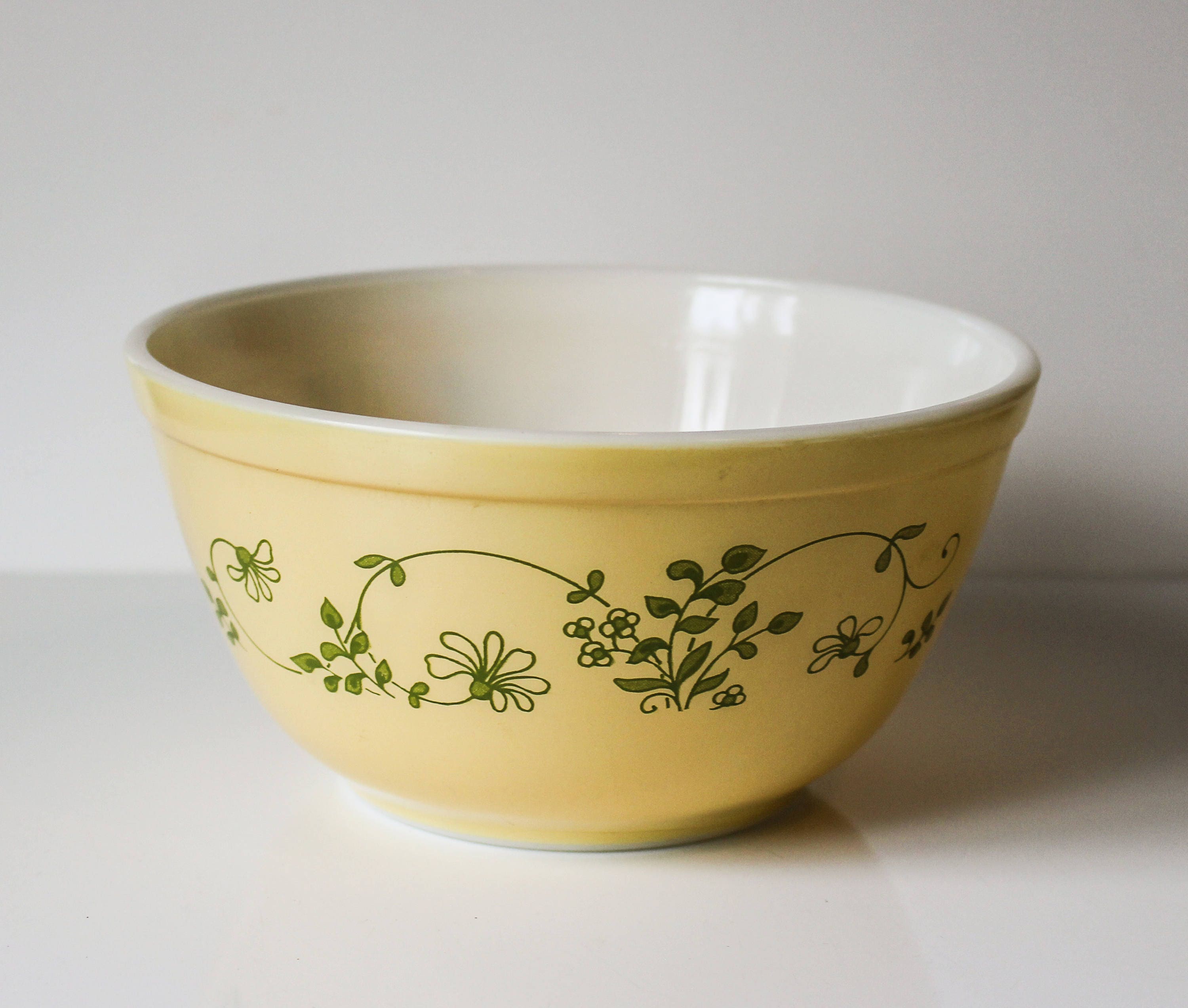 Vintage Pyrex Shenandoah Mixing Bowl / Yellow Pyrex Bowl 402 1.5 QT ...