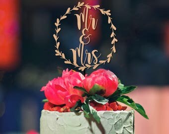 Mr & Mrs Monogram Wreath SVG - Cake Topper - Wedding Decal - Wedding Bag Tags - Mixer Decal -Silhouette Cut Files - Cricut Cut Files