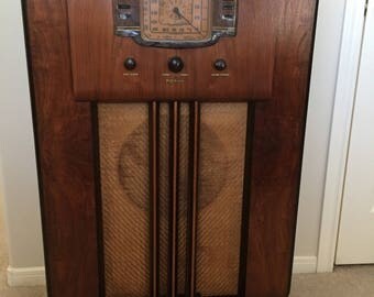 1938 RCA Victor 810-K1 “Magic Voice” Art Deco Console w/ Tuning Eye