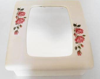 Bathroom Cabinet / pharmacy vintage, decorated with pink. Made in France 1970