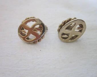 Retro Fancy Design Gold Tone Screw Back Earrings