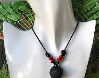 Seeds of the Caribbean model red and black necklace