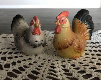 Vintage chicken salt and pepper shakers