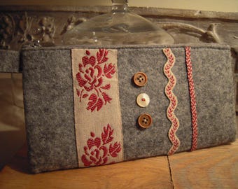 Grey felt with zipper pouch
