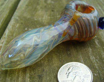 Color changing glass pipe