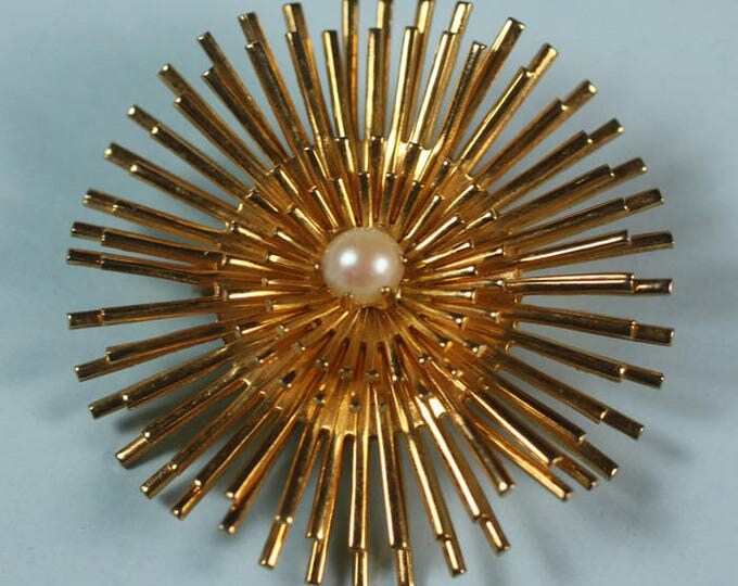 Retro Sunburst Brooch Faux Pearl Center Gold Tone Metal Vintage