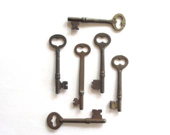 6 Vintage skeleton keys Old keys Vintage keys Antique skelton keys Rustic skeleton keys Key collection Early keys Bargain keys bit keys #3