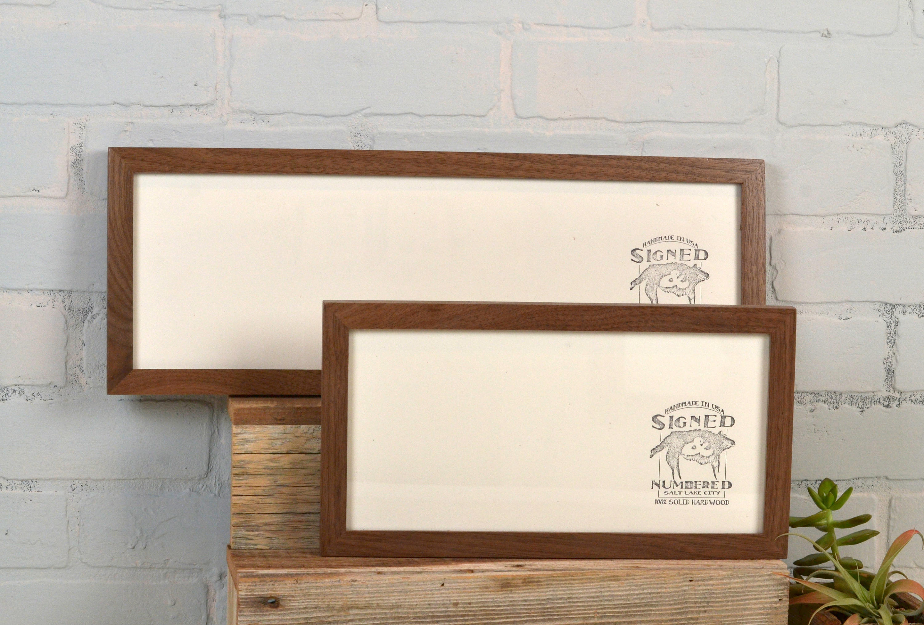 Panoramic Picture Frame in Peewee Style and Natural Wood Tone