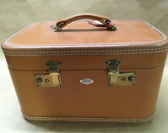 Train Case by Beller--1940s--1950s Luggage with Original Keys--Vintage Travel--Display--Photo or Play Prop--Storage