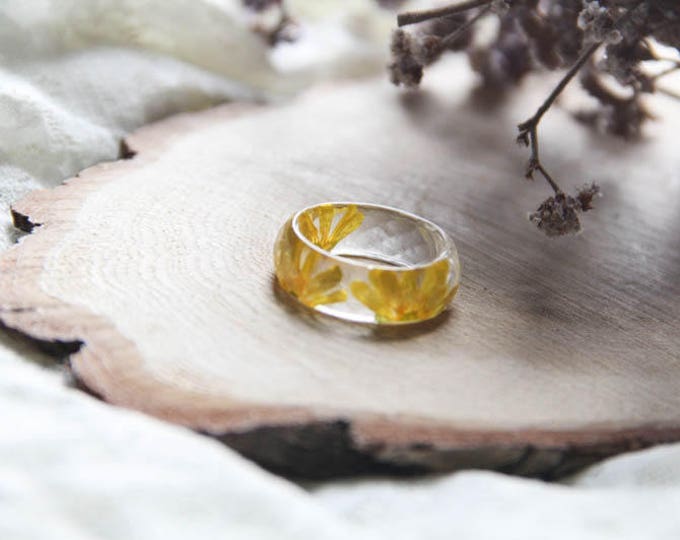 Resin clear ring with real dried flower, terrarium jewelry, faceted floral ring, transparent jewelry, big size resin ring, mens woman resin