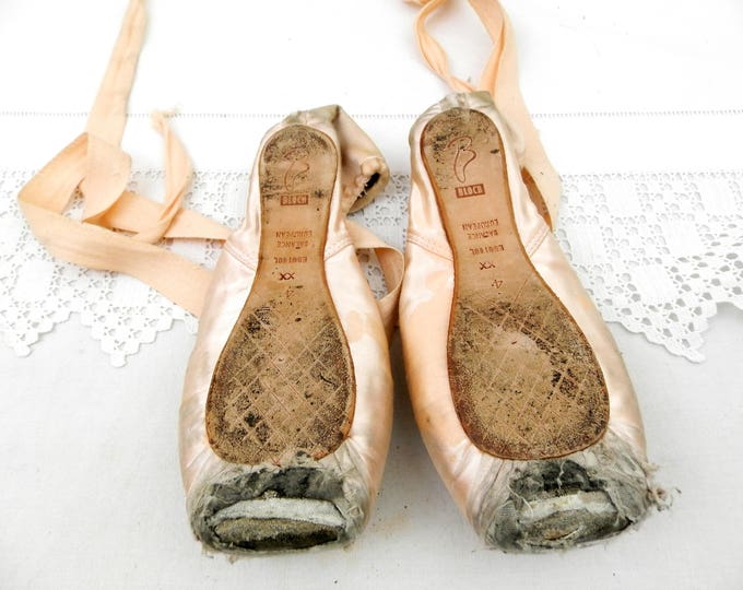 Vintage Pink Satin Girls Pointe Ballet Shoes with Ribbons, Worn Shabby Ballerina Costume Shoe by Bloch Size 4 with Leather Sole